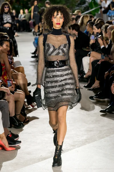 Look 25